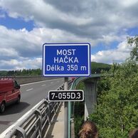 účastník zážitku (Mladá Boleslav, 50) na bungee jumpingu z mostu
